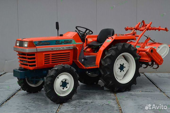 Мини-трактор Kubota L1-245, 2000