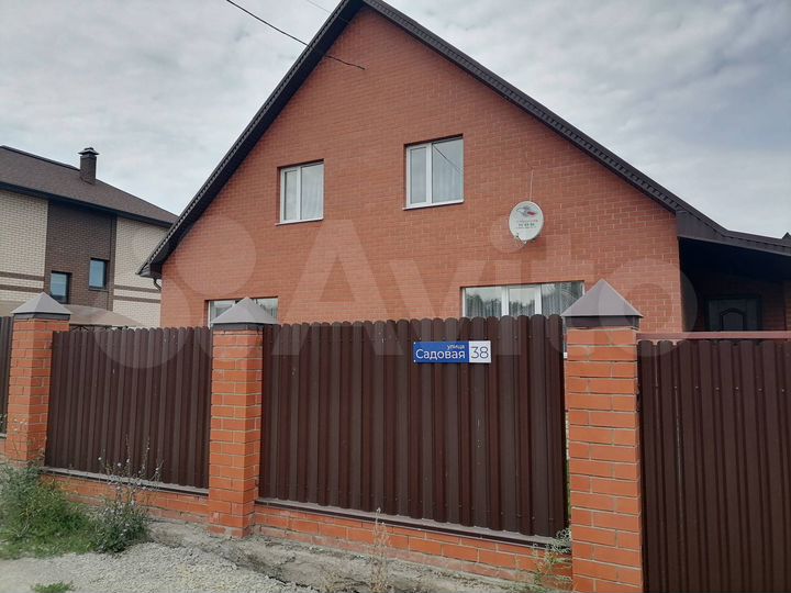 Коттедж 186,6 м² на участке 12,1 сот.