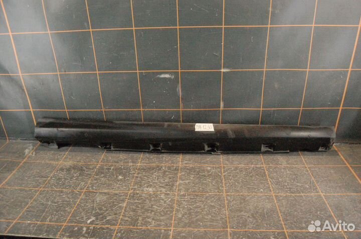 Накладка порога наружная правая - Ford Focus 3