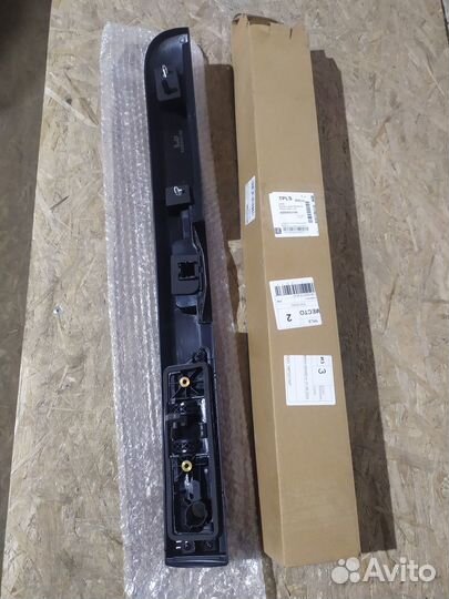 Накладка двери багажника LADA largus 2011