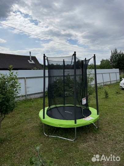 Батут с защитной сеткой