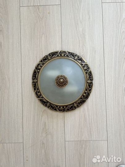 Потолочный светильник