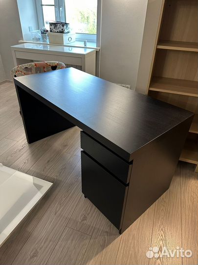 Продам стол IKEA