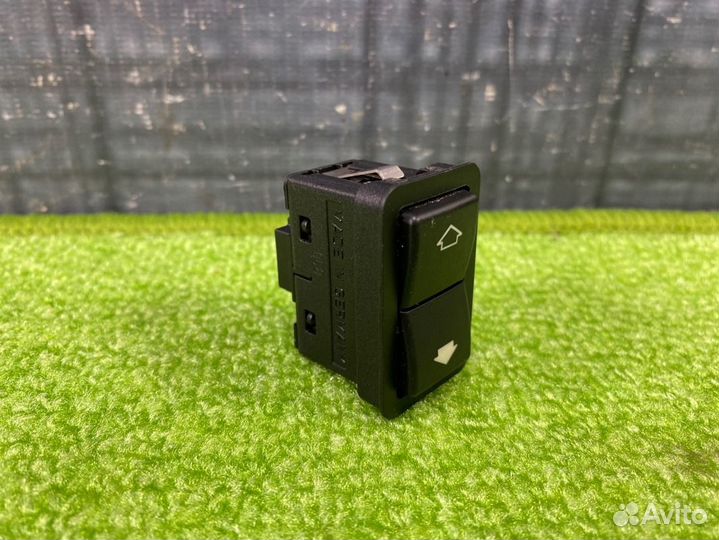 Кнопка стеклоподъемника Bmw 528I E39 M52 1998