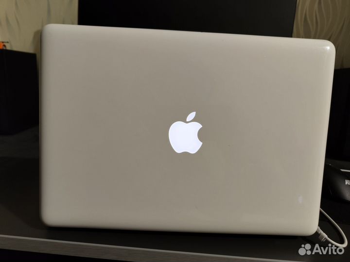 Apple macbook 13 2010