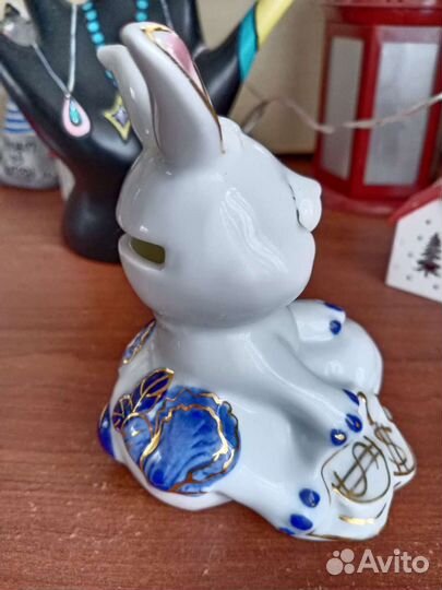 Милая статуэтка-копилка