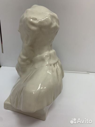 Бюст Л.Н.Толстой