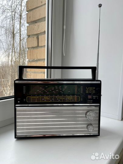 Радиоприемникvef 206