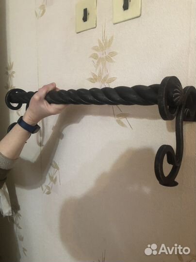 Подставка под ноги/ штанга для одежды