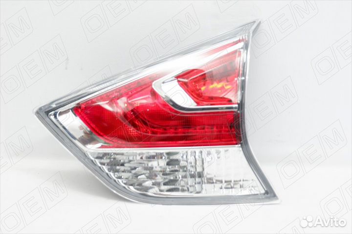 Фонарь правый задний в крышку багажника 691426