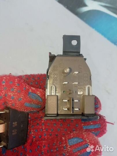 Кнопка регулировки зеркал audi A6/100 C4