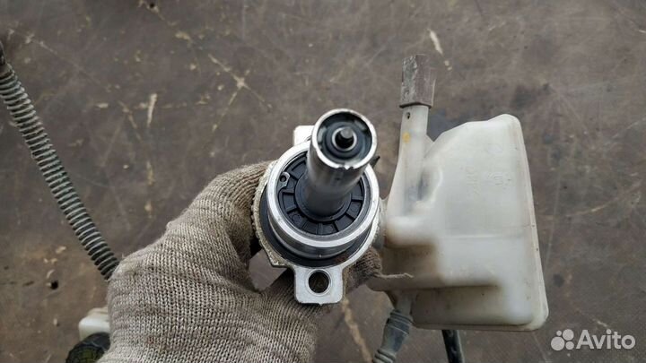 Главный тормозной цилиндр Пежо 307 2.0