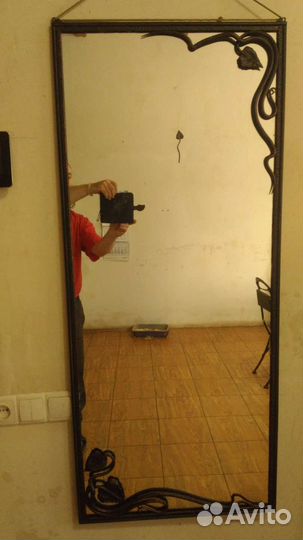 Вешалка, зеркало,мангал, стол