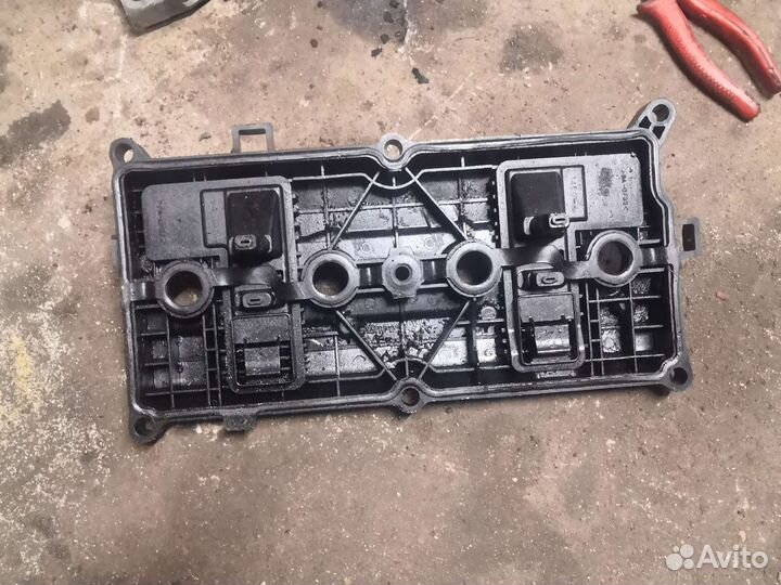 Клапанная крышка MR20DE