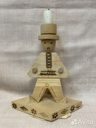 Подсвечник из дерева