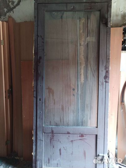 Дверь алюминиевая