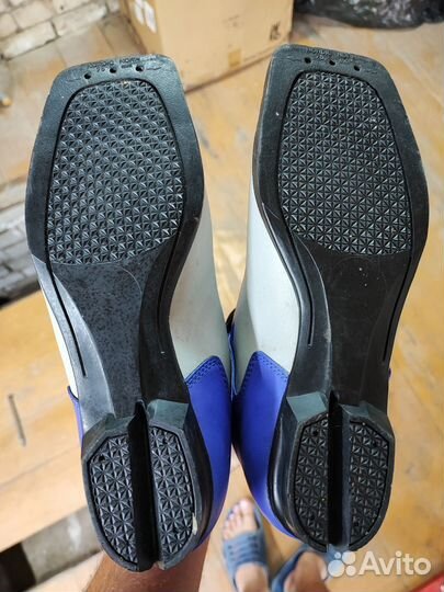 Ботинки Fischer 40 р новые лыжные + лыжи беговые