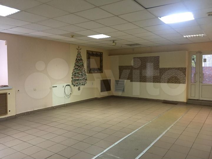 Торговое помещение, 141.9 м²