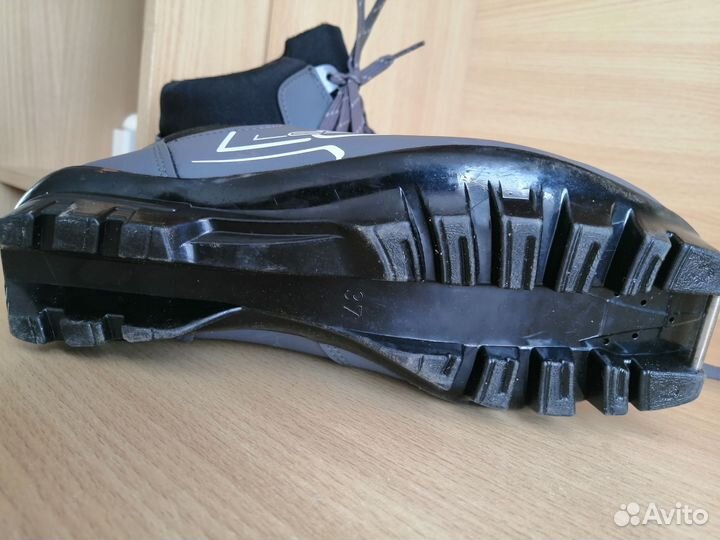 Лыжные ботинки 37 размер