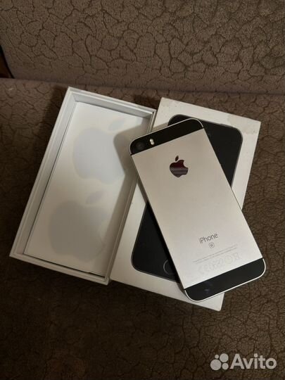 iPhone SE, 32 ГБ
