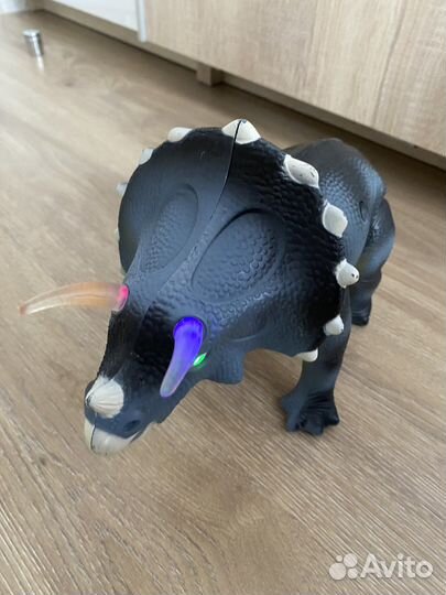Интерактивный динозавр Трицератопс