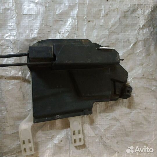 Замок двери Hyundai Tucson 1