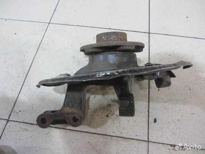 Кулак передний правый Рено