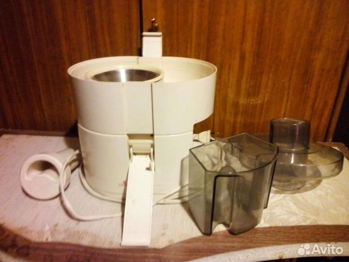 Соковыжималка universal,T-323