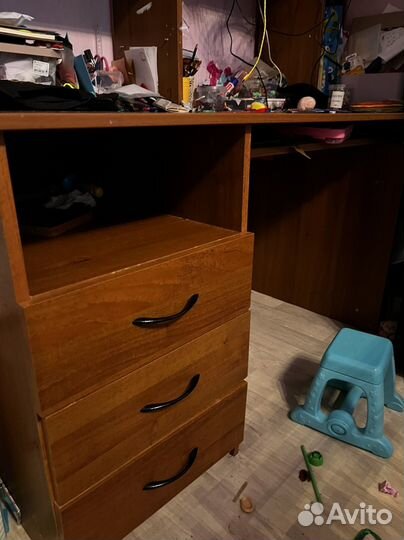 Компьютерный стол