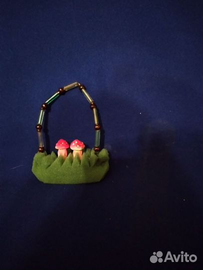 Елочная игрушка грибы в корзине антиквариат