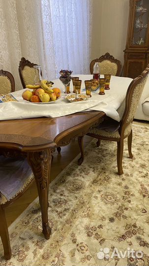 Стол со стульями клеопатра