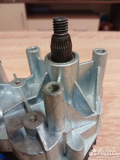 Мотор стеклоочистителя