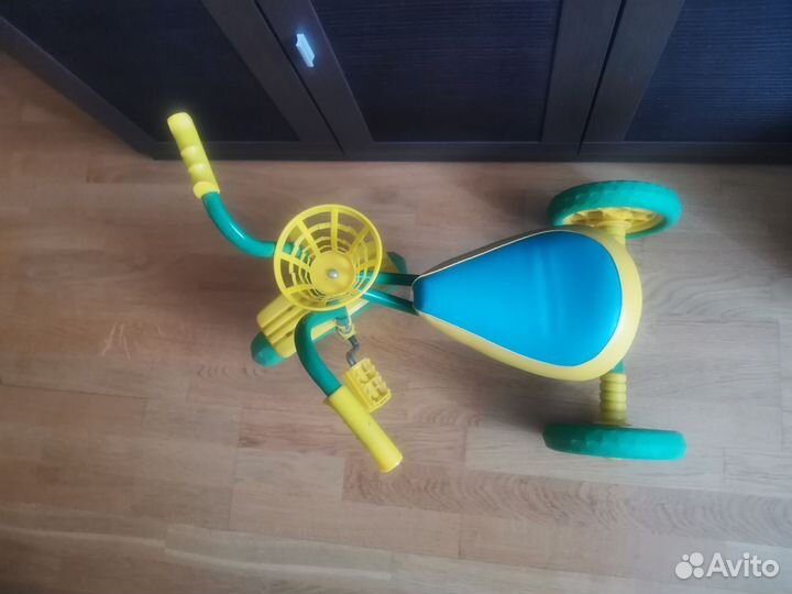 Трехколесный велосипед 