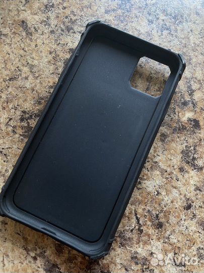 Чехол на iPhone 11 с отсеком для карт