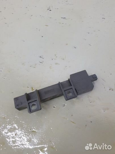 Антенна иммобилайзера задняя левая Audi Q7 4LB 4.2