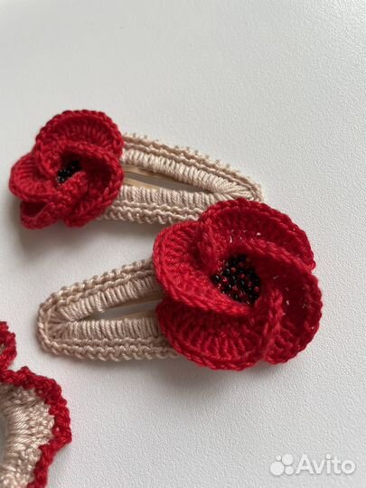 Резинкаи заколки для волос ручная работа