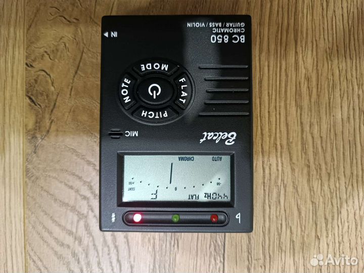 Тюнер для настройки гитар