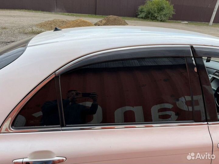 Ветровик задний правый Toyota Crown Majesta UZS186