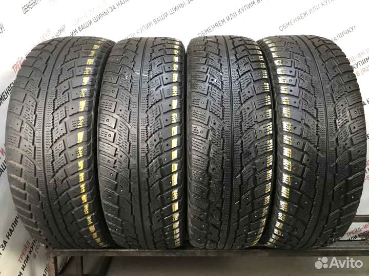 Kumho I'Zen KW15 235/65 R17