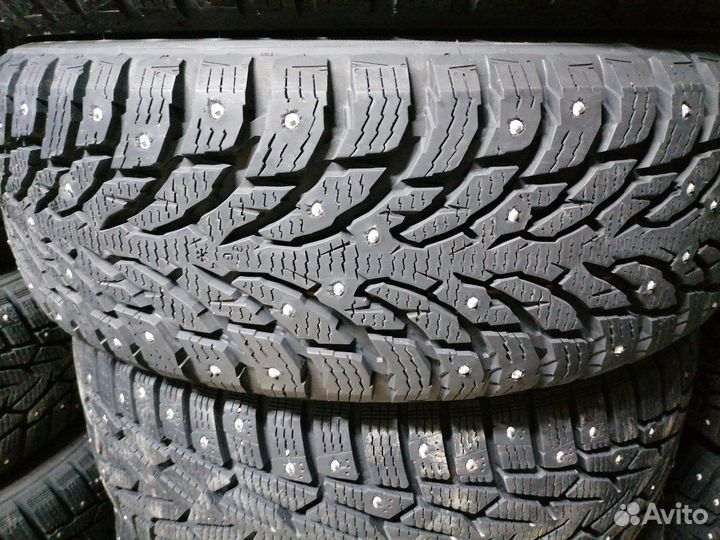 Nokian Tyres Hakkapeliitta 9 SUV 215/65 R17 T