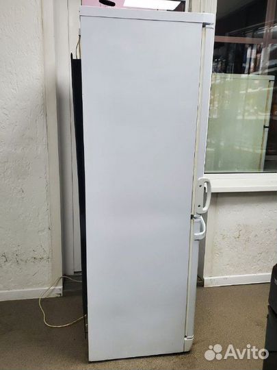 Холодильник Indesit sb1670.028