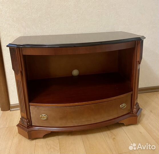 Тумба под тв из массива, Италия