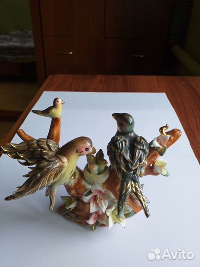 Фарфоровые статуэтка