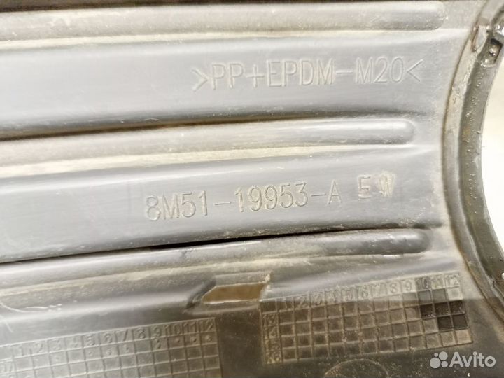 Решетка бампера Форд Focus 2