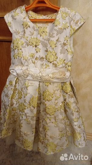 Нарядные платье р 122
