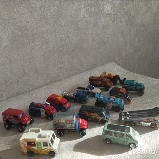 Hot wheels машинки