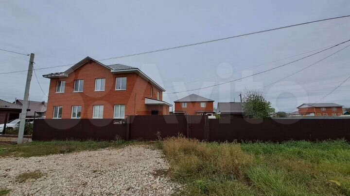 Таунхаус 120 м² на участке 5 сот.