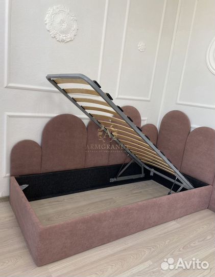 Кровать с мягким изголовьем от производителя