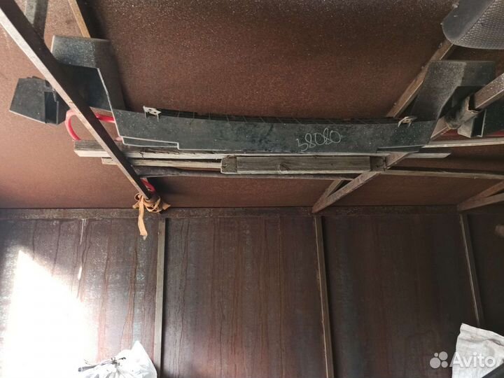 Усилитель переднего бампера