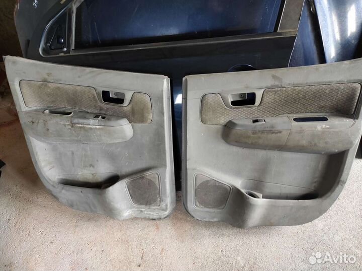 Обшивки двери на mitsubishi l200 и toyota hilux